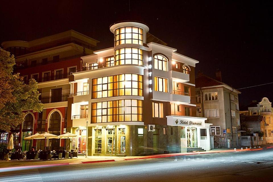 Hotel Diamond Kazanlak Exterior photo