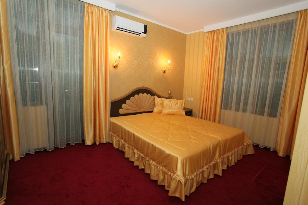 Hotel Diamond Kazanlak Room photo