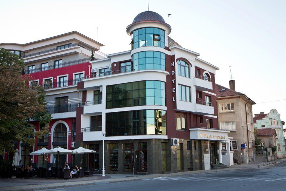 Hotel Diamond Kazanlak Exterior photo